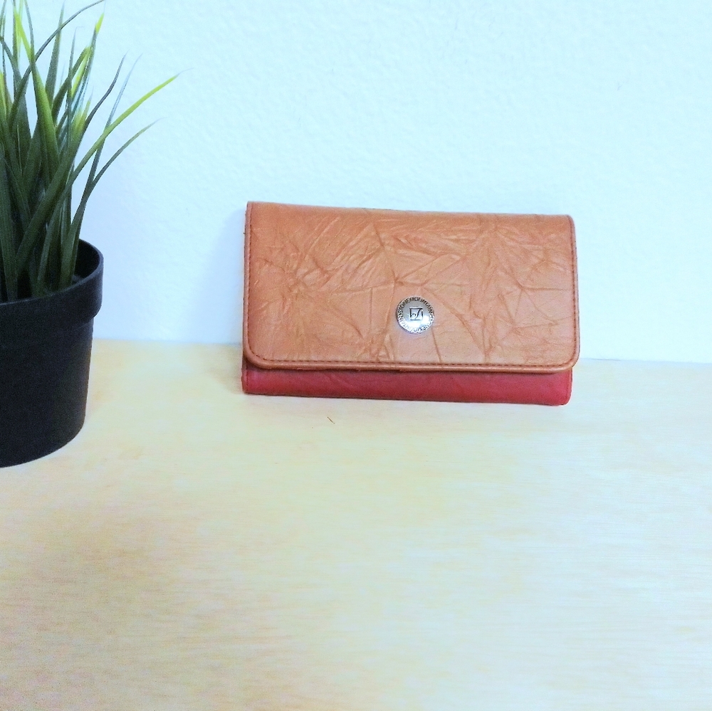 New Stone Mountain Women's Red & Brown Wallet